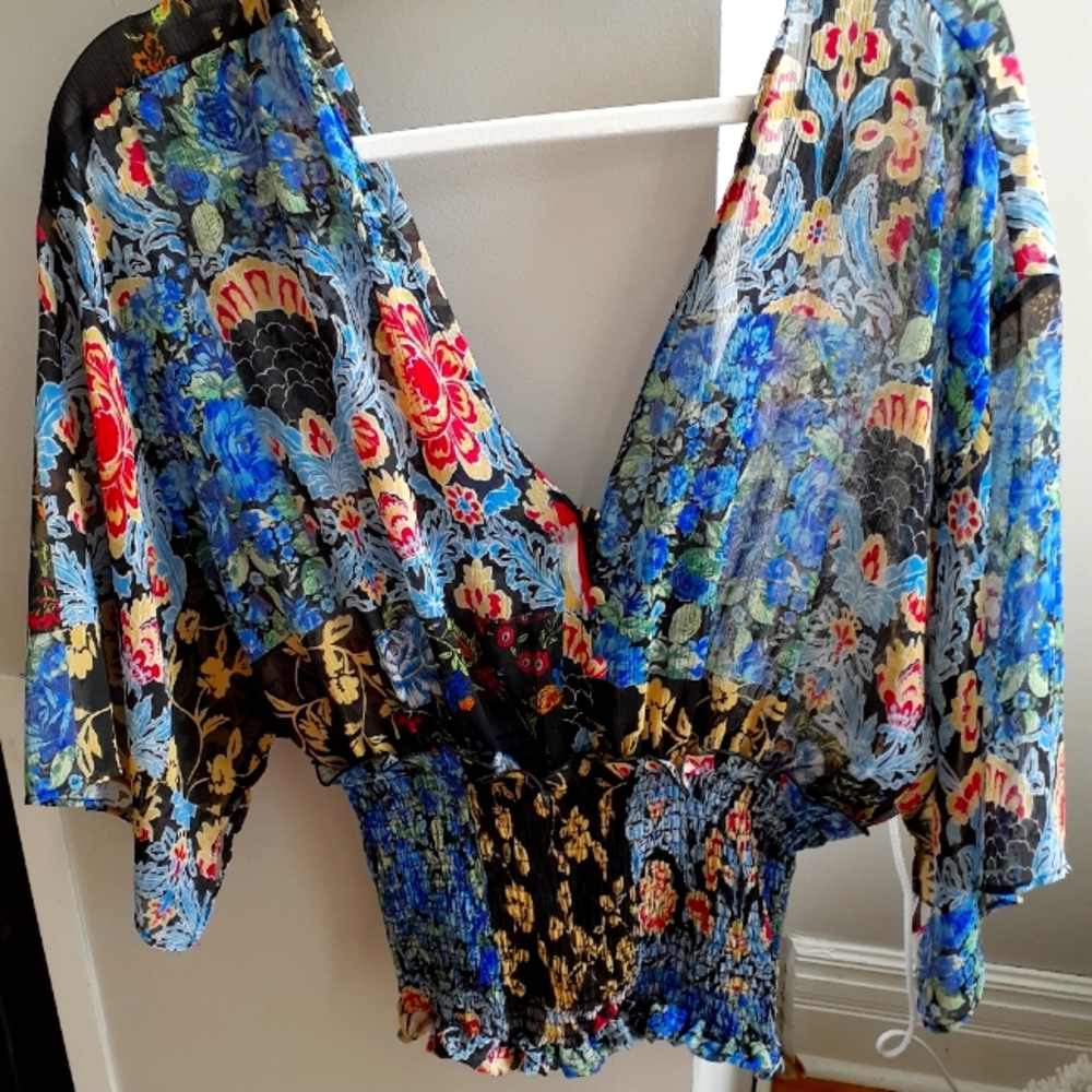 ZARA beautiful deep V top!